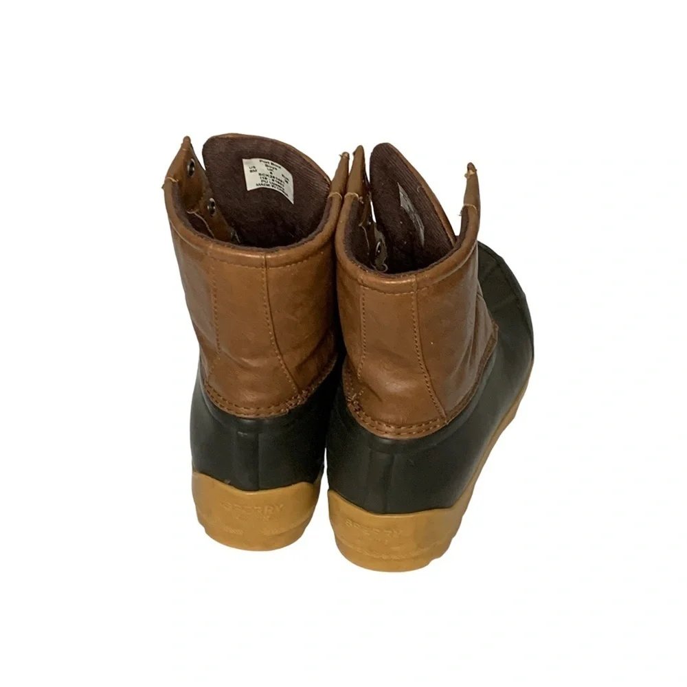 Sperry boys Port Boot‎ in brown laces missing. Size 6